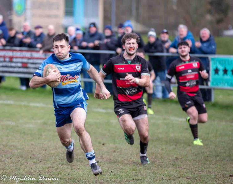 Lewys Gibby races clear to score a try for Narberth. Picture Myrddin Dennis